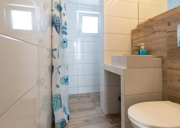 - Aqua Maria Alojamento de Turismo Selvagem Velaty